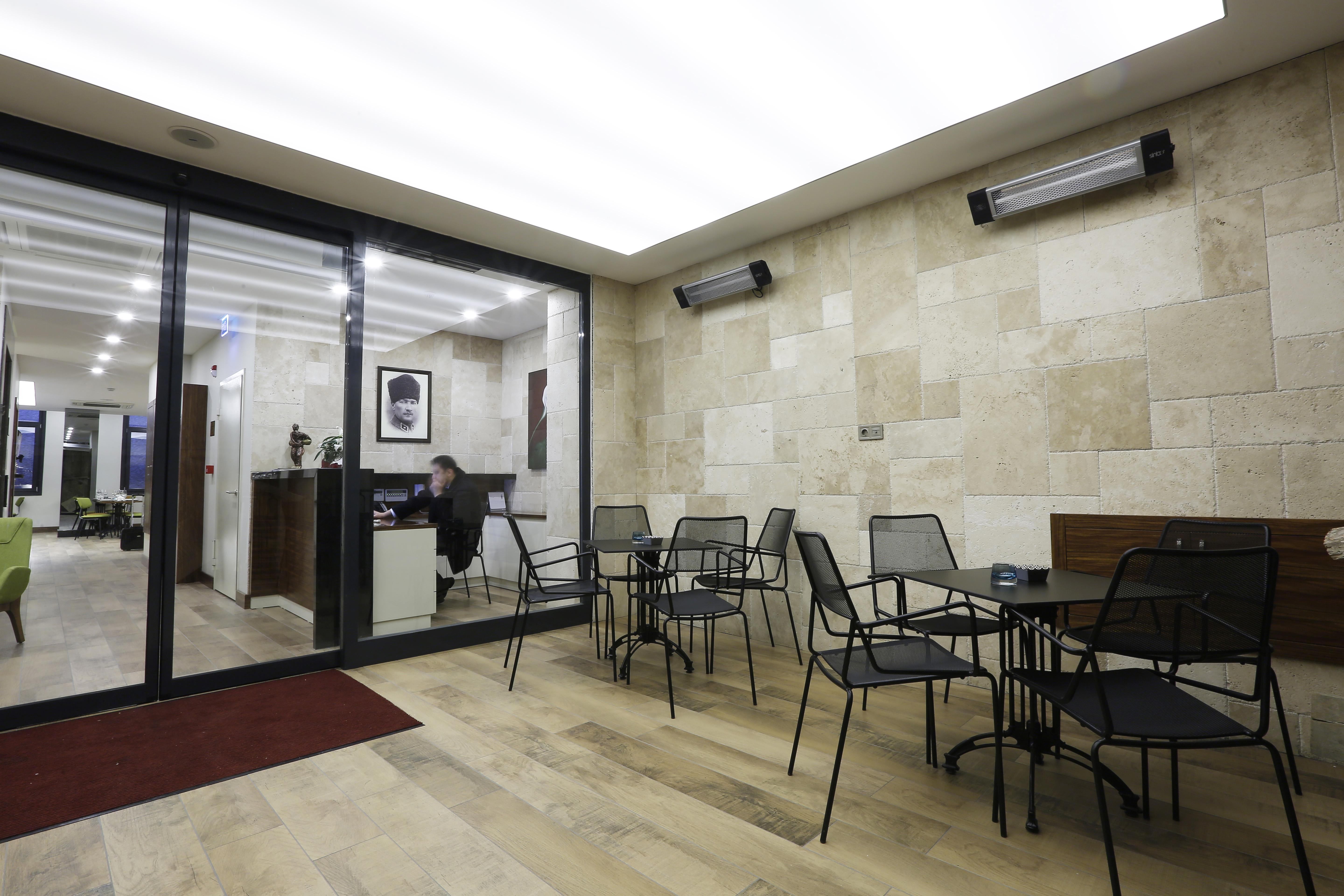 The White Orient Hotel — Photos 1